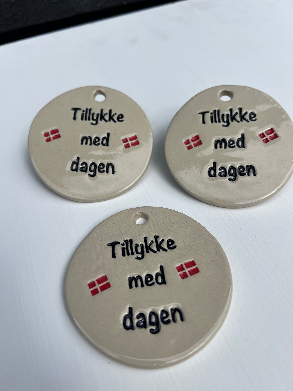 Til og fra kort i keramik
